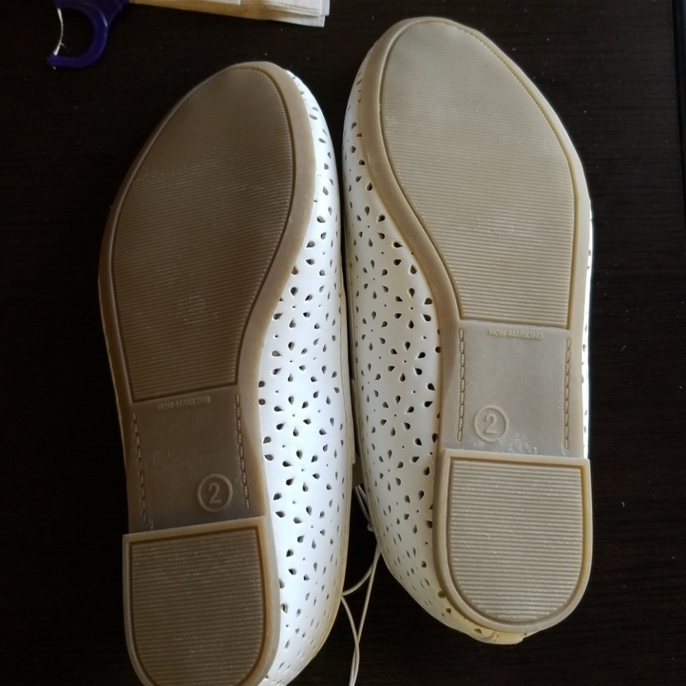 Shoes - Picture 2 of 3